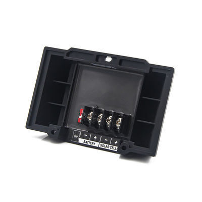 أحدث مدونات الشركة حول الكفاءة والأداء وإدارة الطاقة باستخدام وحدات التحكم في الشحن بالطاقة الشمسية PWM