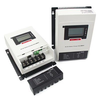 سعر جيد 60A 12Vdc Max.Alternator DC DC شاحن 50A MPPT شاحن شمسي 700W طاقة الدخول PV الانترنت